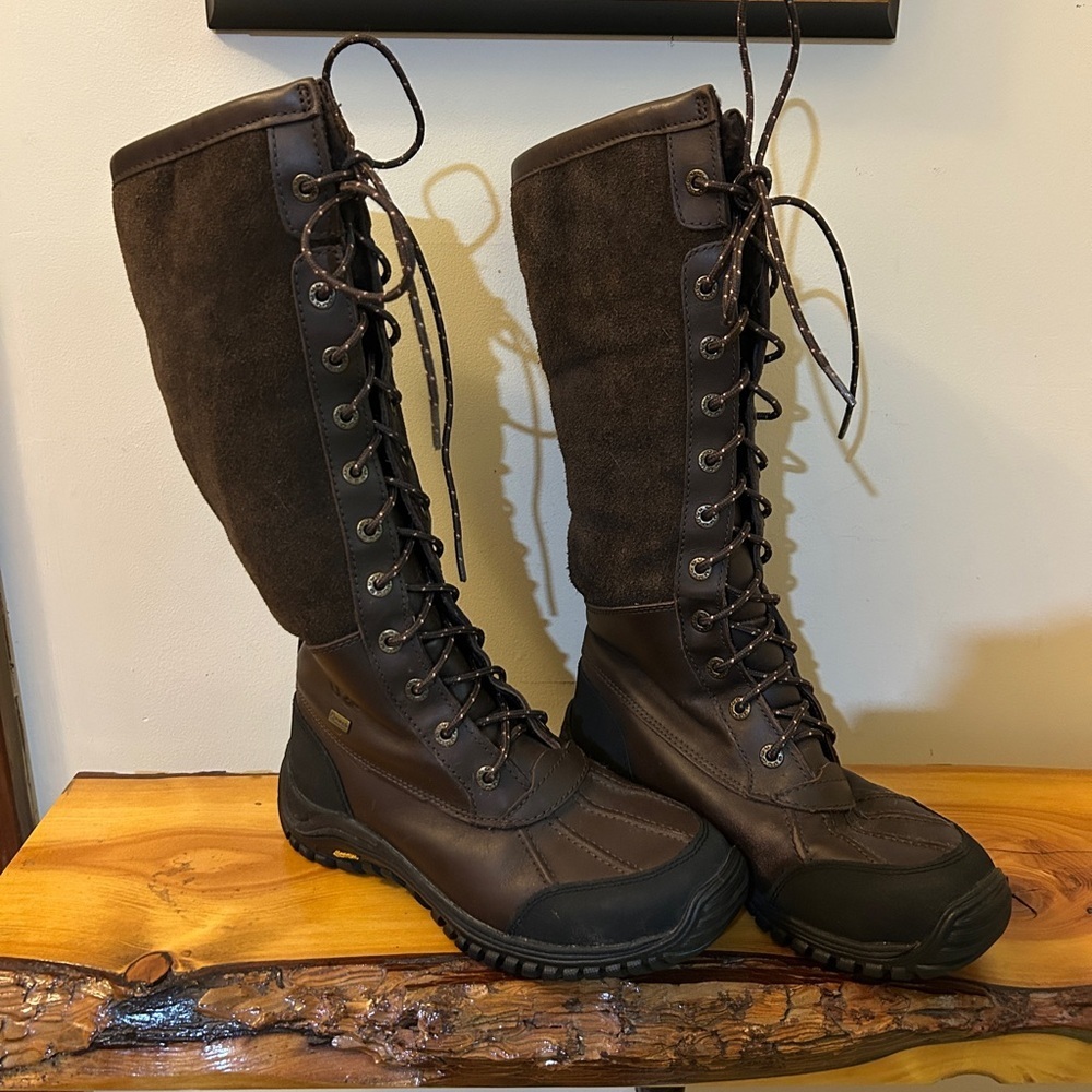 Ugg Brown Lace-Up Women Boots Size 6